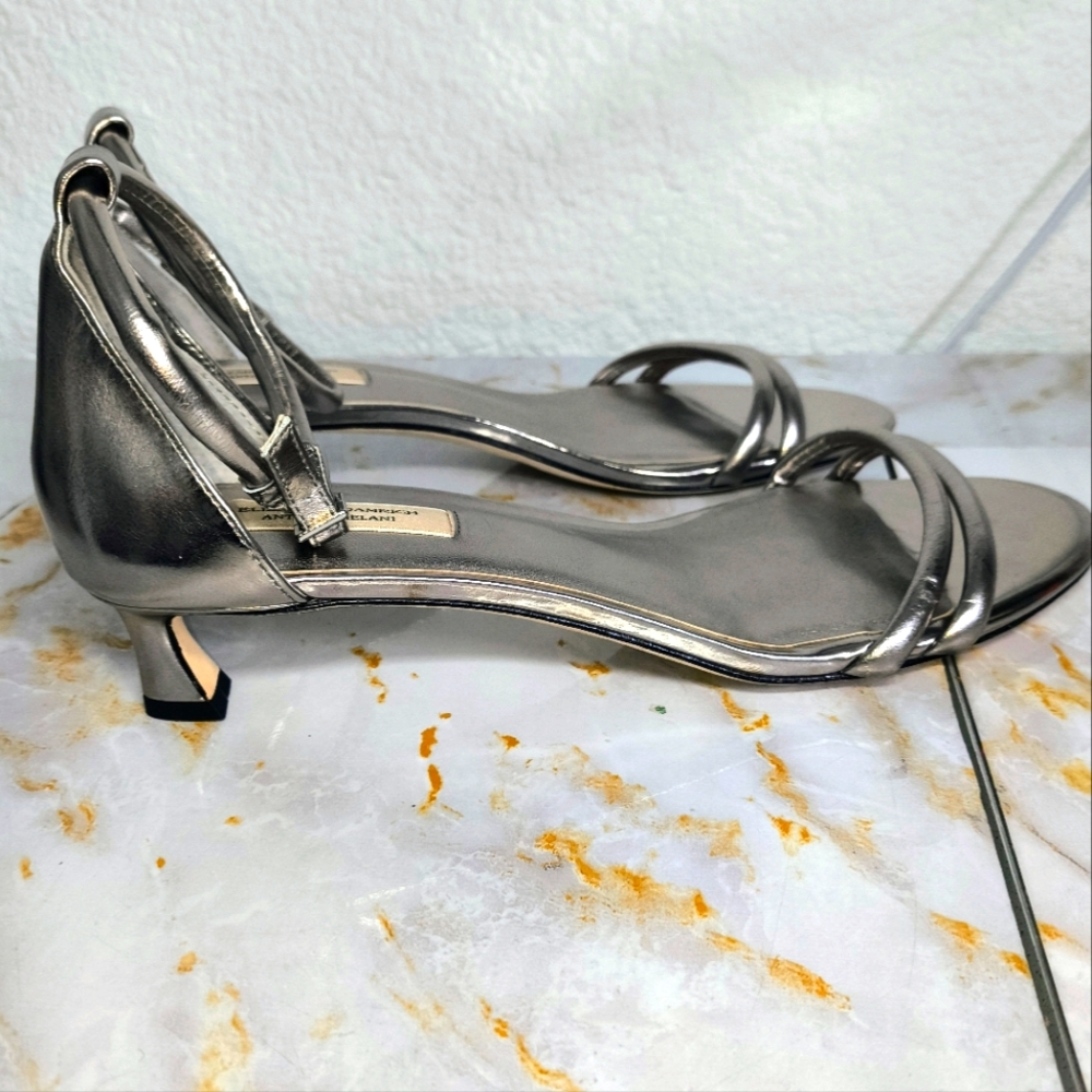 Ankle strapy sandals